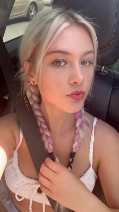 I'm sending random nudes from my car