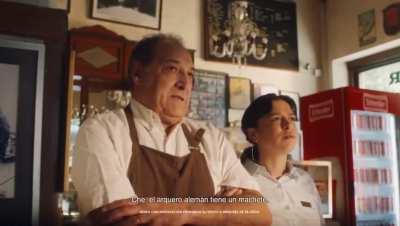 La meada que le pega Schneider a Quilmes en esta publicidad es increíble. Cine 🚬