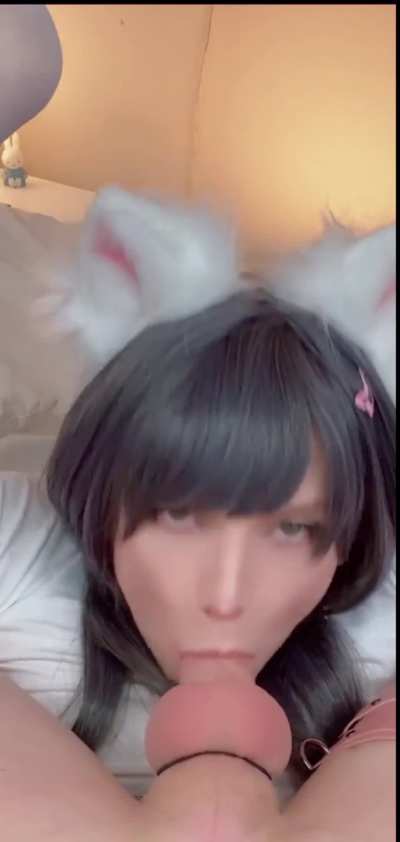 EATING her own semen 🥰