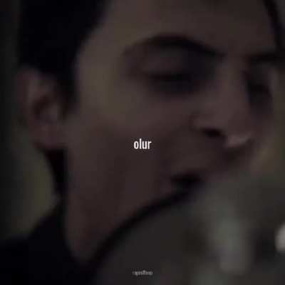 Birkaç gömlek yukarda