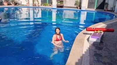 Saeeda imtiaz swimming in red bikini