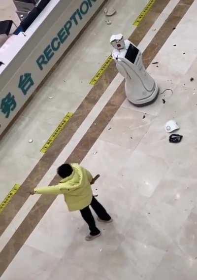 A Chinese patient in a hospital, no longer able to bear having to go through a robot to make an appointment with a doctor, destroyed the machine.