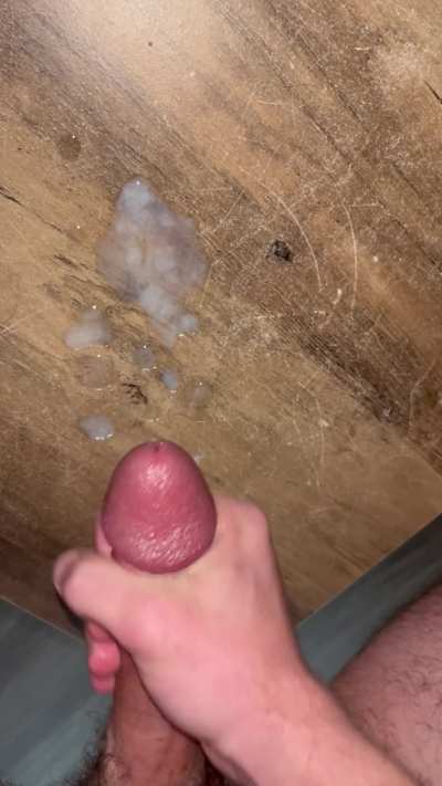 Average penis. Exceptional load.