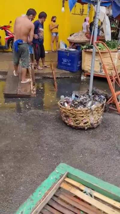 Wala daw trabaho kaya ito nlng daw nakita ko lang sa facebook