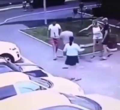 Man gets stabbed, still manages to knock out the attacker