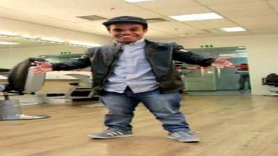 SÓ FOI O MUCA FICAR RICO QUE ABANDONOU A FAMILIA EM BANGU. DEPLORÁVEL. (aprovem mods aprovem scamaro meu ultimo post toma no cU) rapaziada to fazendo um bglh mto foda aq em off, aguardem...