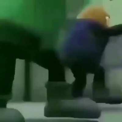 Habrá picado al maricon la cobra gay?