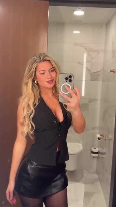 Hannah White - American basketball player 