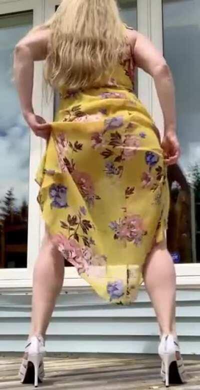 What to wear under a yellow dress☺️😘💋[F][OC]