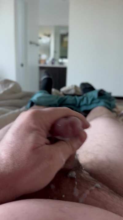 Seeing guys cum makes me lose it