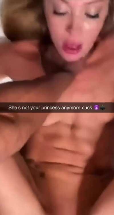 [Reddit Kik dw6734] Gf has finally locked 🔐 me but I'm gooning HARD. Can you feed me your best content and make me wish I could jerk?!