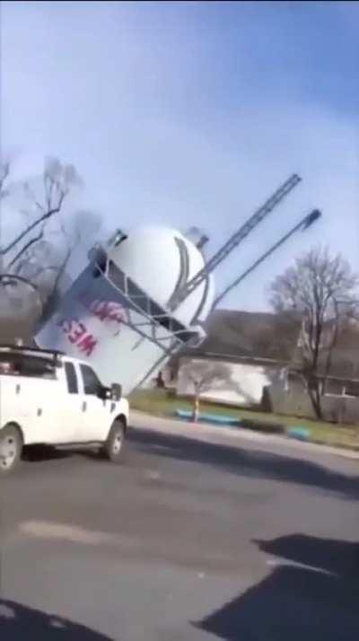 My body after I feed it chicken breast and broccoli for the billionth time: