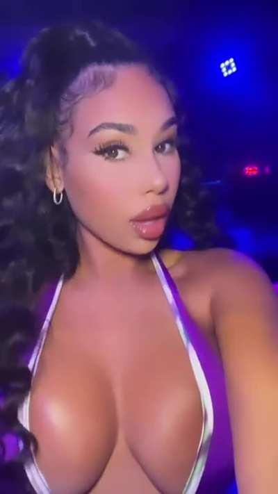 Kimbella Matos 🍑🔥