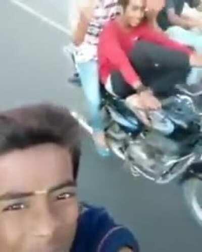 India be like:👳🏾‍♂️🐂