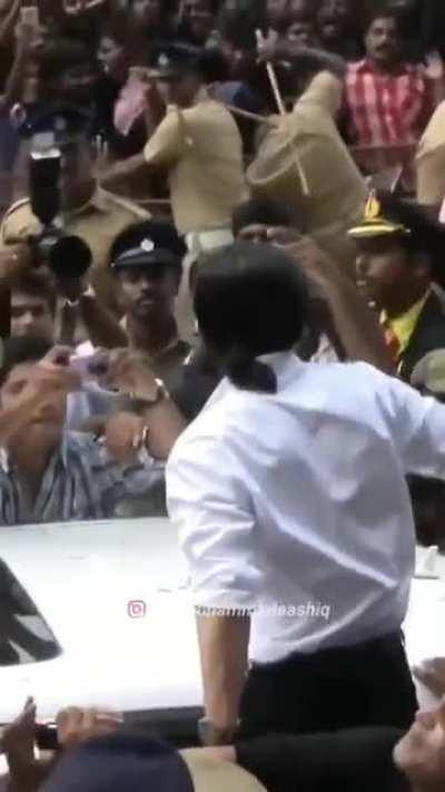 Shahrukh Khan when he visited Kerala 🌴💫