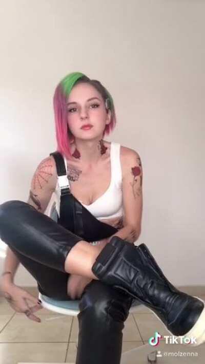 I really like how this Judy cosplay transformation turned out, so I thought this subreddit might enjoy it too >////< Sorry if that’s too much for you guys haha