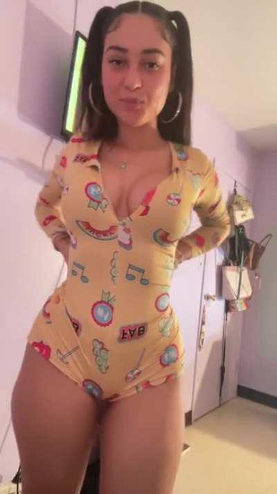 Cute Smile & fucking huge EYES 🤗