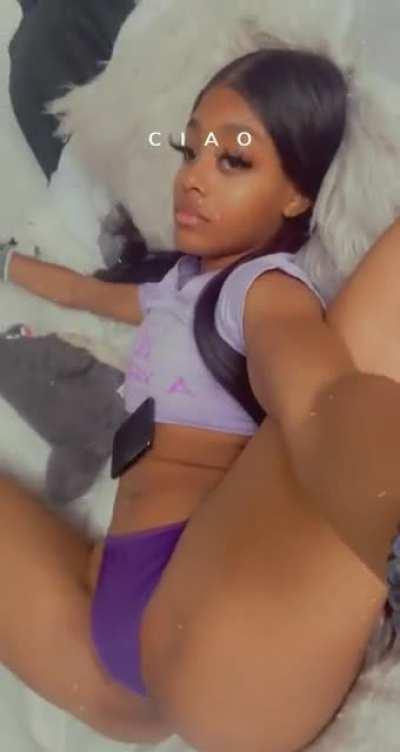 You come home from work and yo lady waiting for you like this wyd? 👀