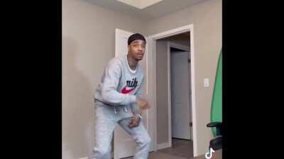 me hearing this from the kitchen high af making a pre stream meal🕺🏾