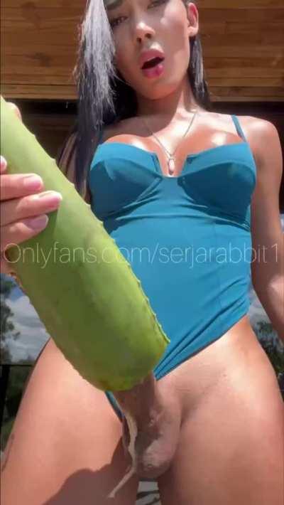 Do you know this? 🥬 it’s the best thing to keep my cock skin soft and moisturized😋💥, it’s too soft🥵 I love to fuck it💦 Uff Que Rico es esto!