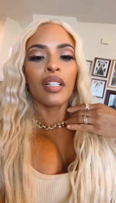 Zelina Vega(From IG LiveStream)