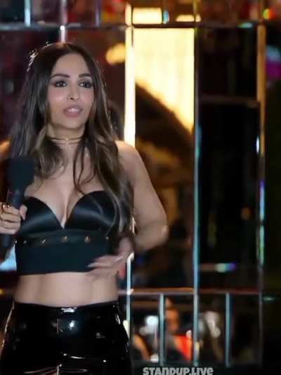 Malaika Arora Adjusting Her 💣💣🤩