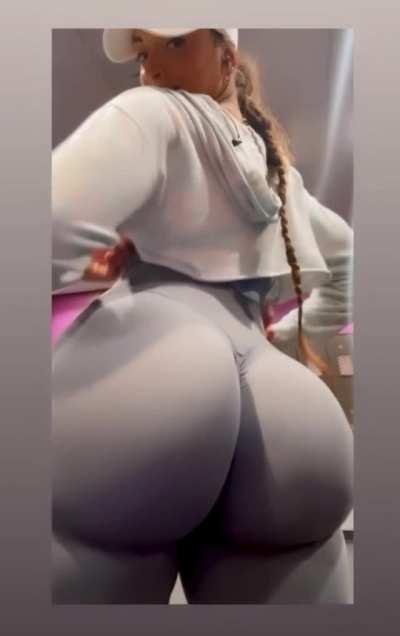 I just love to tease you at the gym