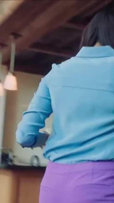 MEN who says that WOMEN Orgasm more when they lick her CLIT ,have probably never worshipped Deepika Padukone’s Giant 36 Inches Ass !! I’m damn sure will vibrates, she will moan & Orgasm fullest when you’ll worship that fluffy wide spongy plump peachy 