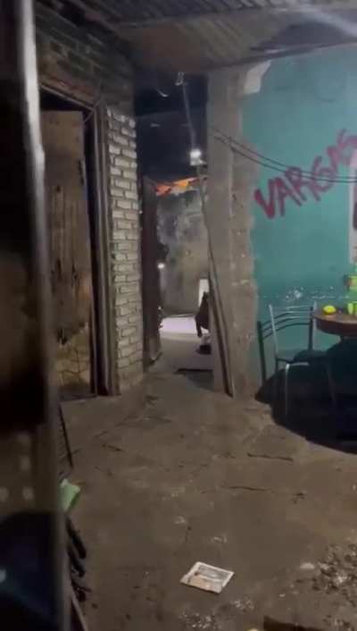 Operativo de allanamiento del grupo GAD se vio truncado luego de que 3 canes atacaran a los agentes, una oficial terminó con mordidas en los tobillos y recibió suturas