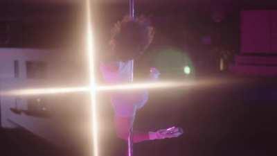 ‪SZA teases the song “Shirt” at the end of the music video for “Good Days”