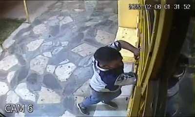 I guess the entrance is the other way