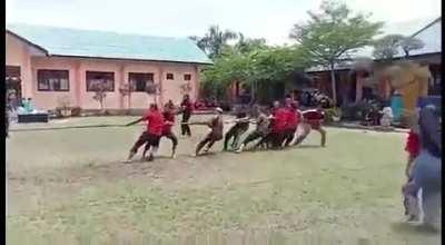 WCGW standing on TOW rope on both feet