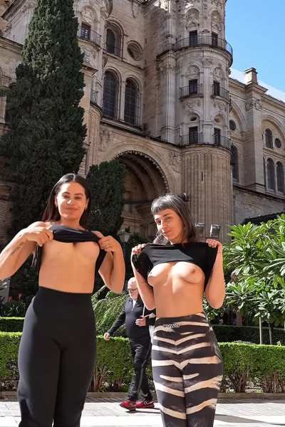 Flashing with my friend in Cartagena!