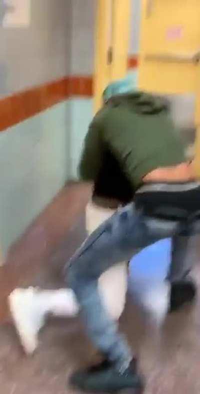 They can’t fight😂😂…. but dude in the white pants got heart💯‼️