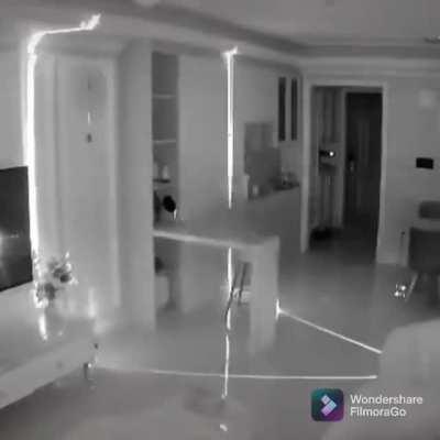 И восстали машины из пепла ядерного огня! Но лидер человечества Джон Котнор возглавил сопротивление!