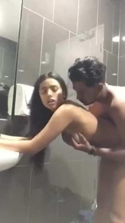 HORNY COUPLE IN MALL [FULL VIDEO L1NK IN C0MMENTS]