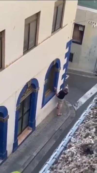 Guy lookin like a Greek statue