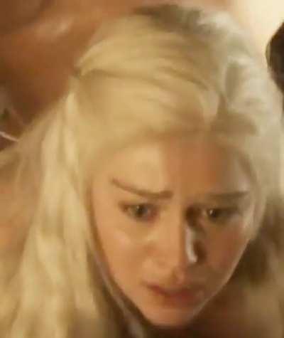 Does anyone else wanna fuck Emilia Clarke just like this