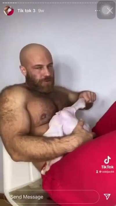 Finger lickin’ fowl