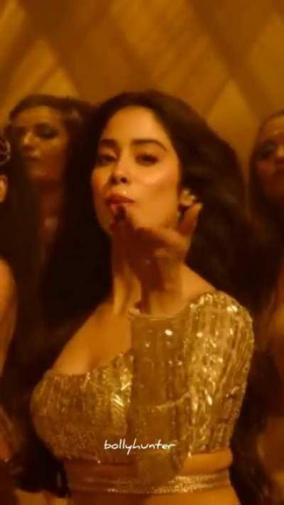 Janhvi kapoor ahh kya mal he sali