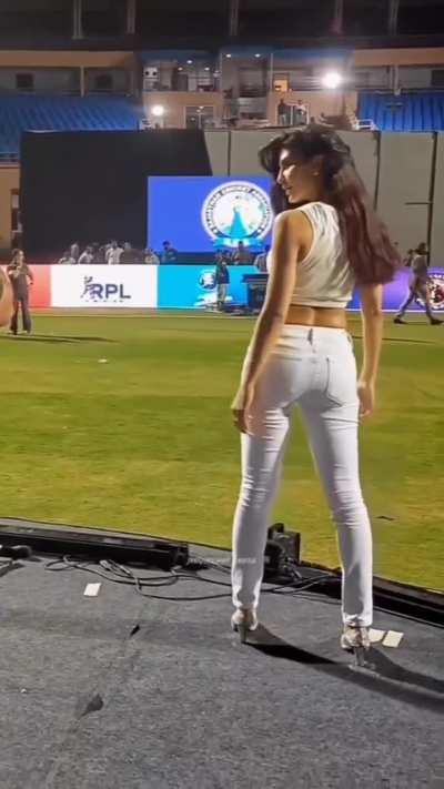 Unzip your jeans baby 👅👅