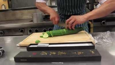 Quickly cutting a cucumber