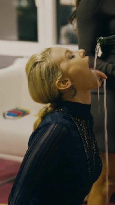 Just want to cum all over that gorgeous face