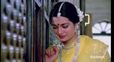 “Beta humare zamane me bohat acchi films banti thi.. aajkal toh bas nangapan hai” movie name: Mohabbat (1985)