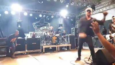 WCGW stage-diving with loose trousers