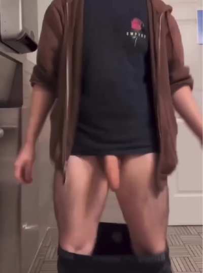 Whoops small accident😳🍆