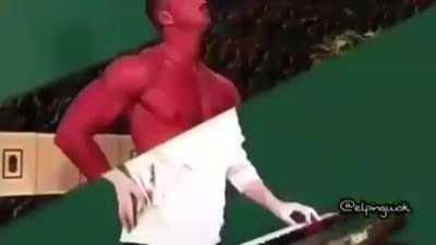 ADENTRO HAY UN VOLCAN ( Firmado: Las Palmas)