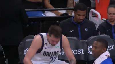 [Highlight] Luka yells at his coaching staff for not calling a time out