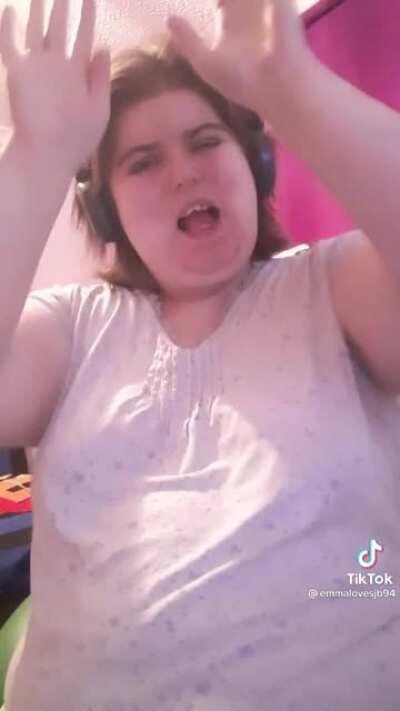 Yo I think I found the sub icons daughter!