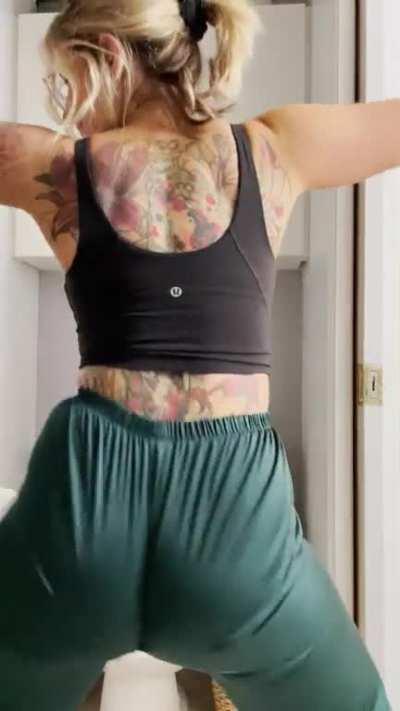 😩these pants are perfect!